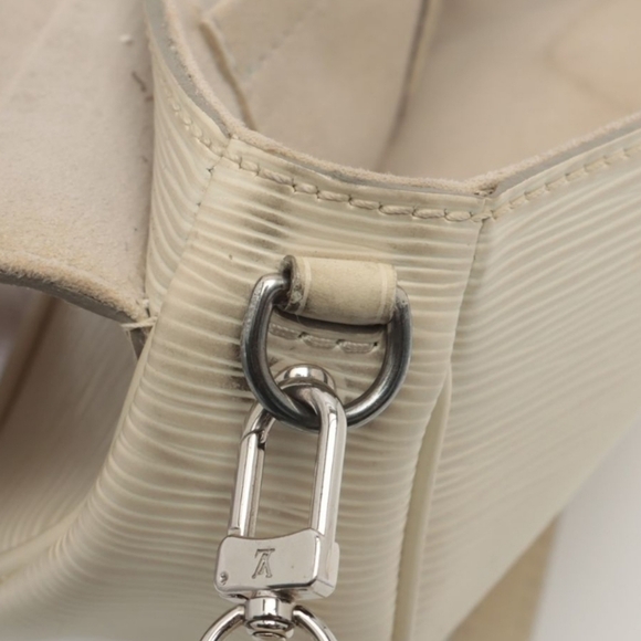 Authentic Louis Vuitton Epi Pochette Montaigne  - Picture 10 of 14